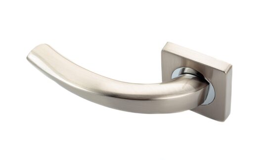 Iekšdurvju rokturis ARCHIE AH43A109-78 – matēts niķelis ar hroma akcentu